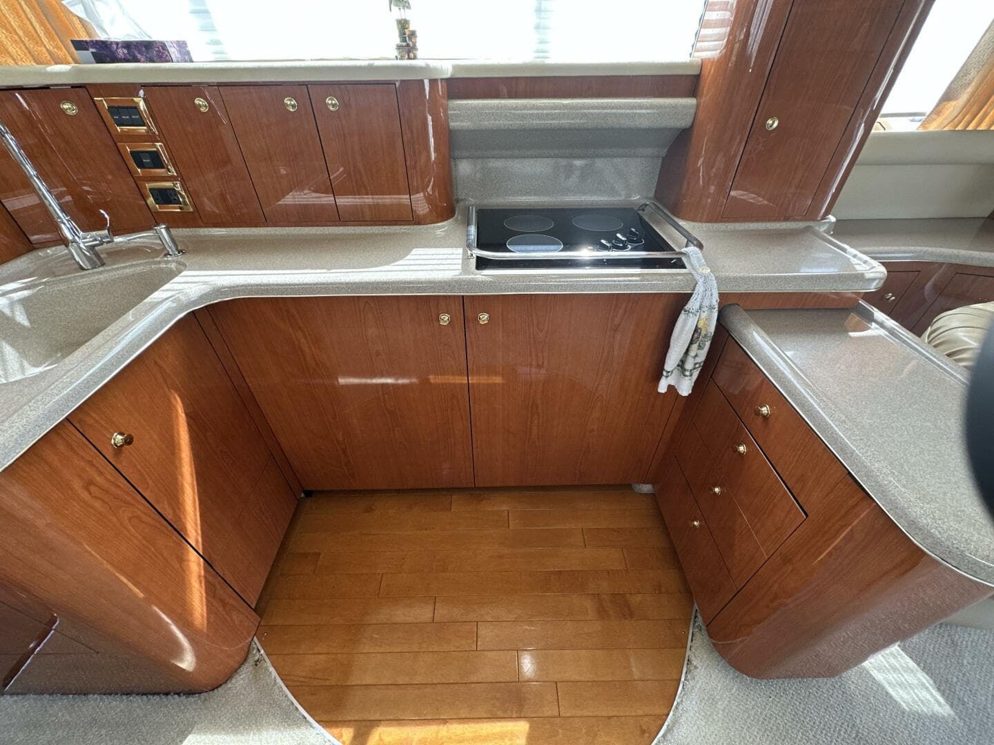 2000 Sea Ray 480 Sedan Bridge — photo 22