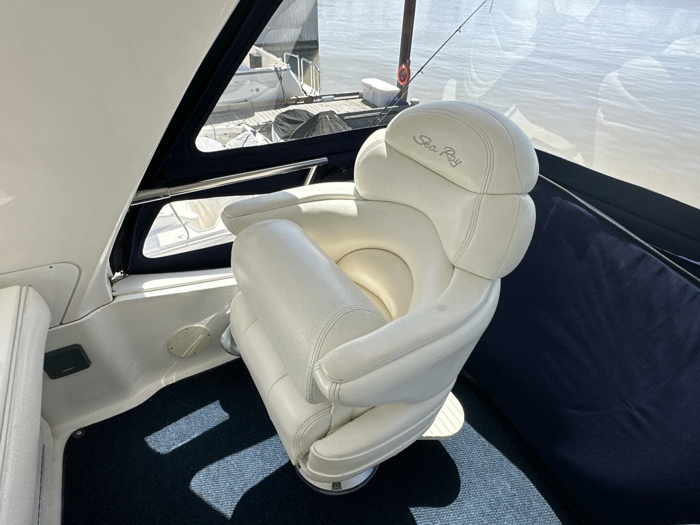 2000 Sea Ray 480 Sedan Bridge — photo 28