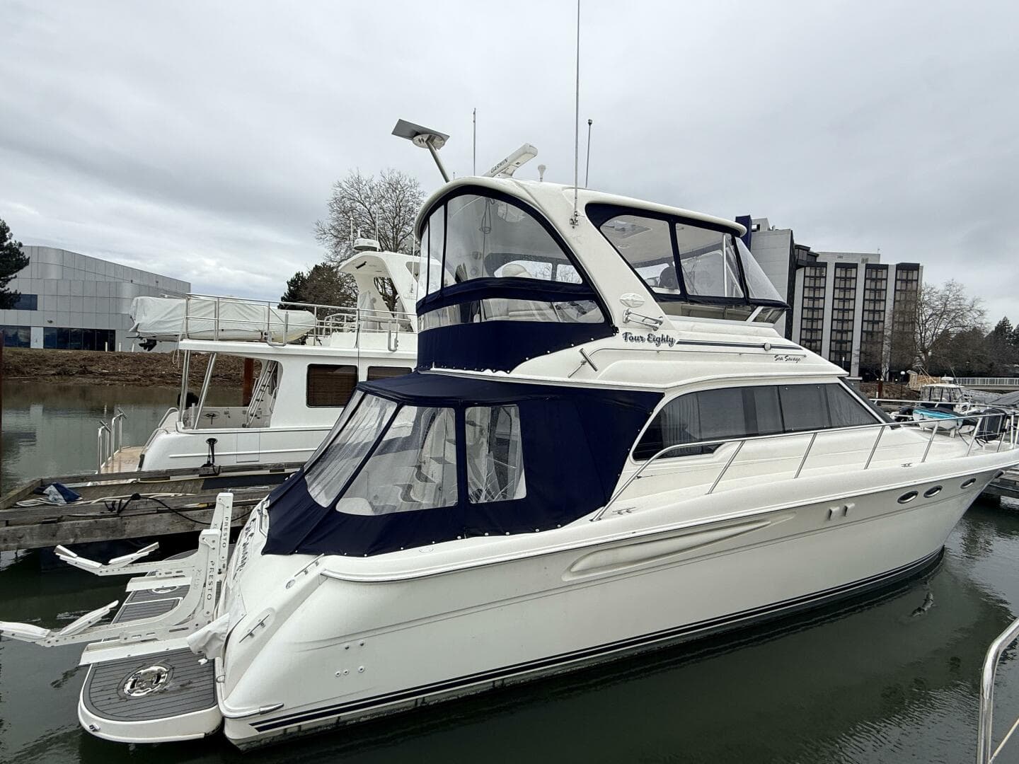 2000 Sea Ray 480 Sedan Bridge — photo 2