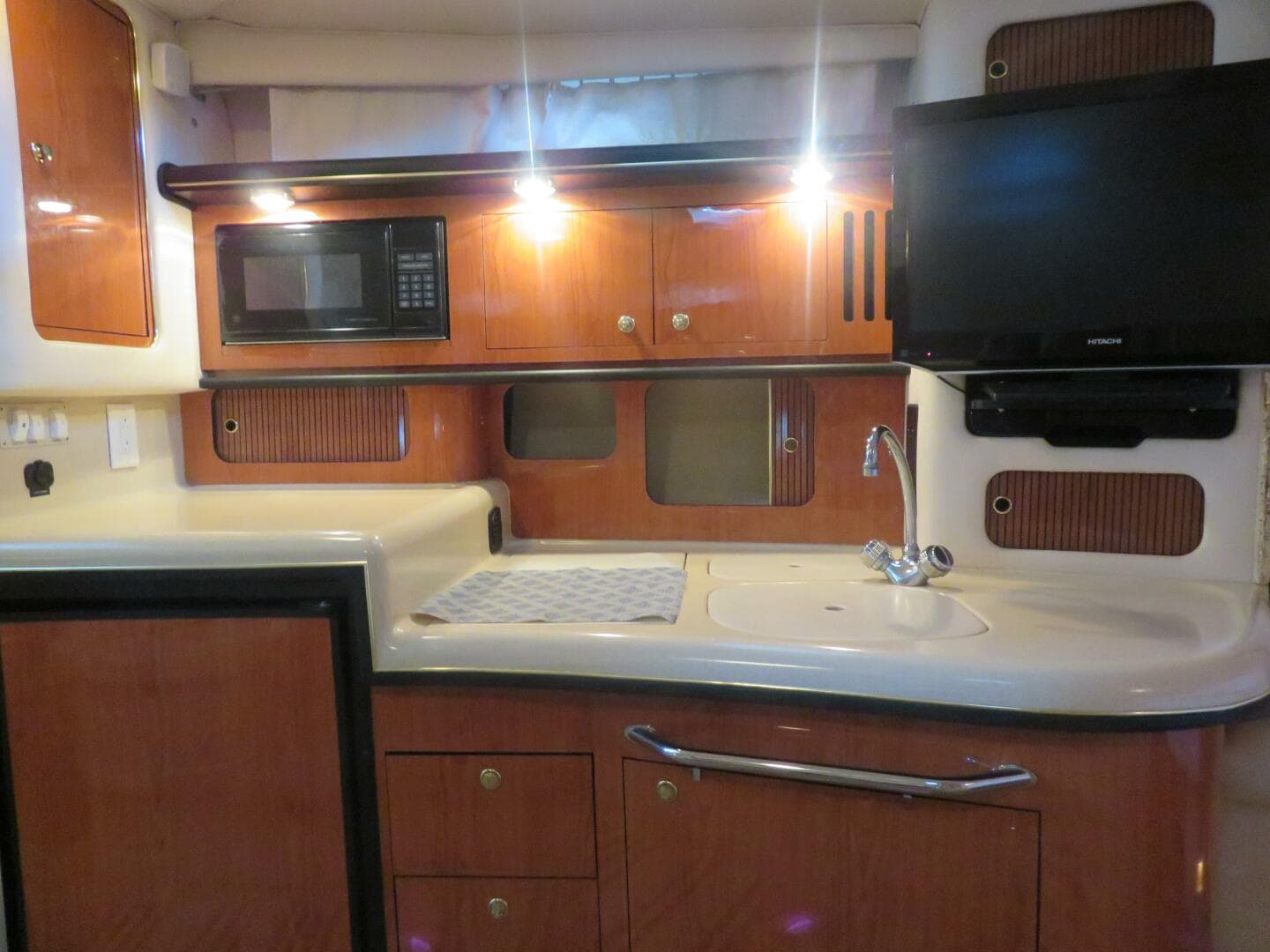 2001 Sea Ray 340 Sundancer — photo 12