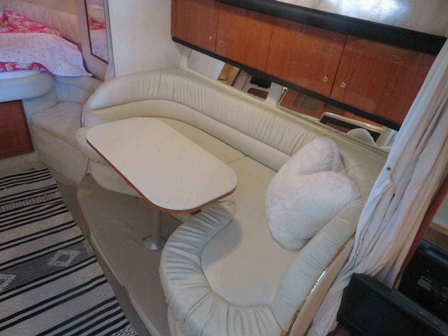 2001 Sea Ray 340 Sundancer — photo 10