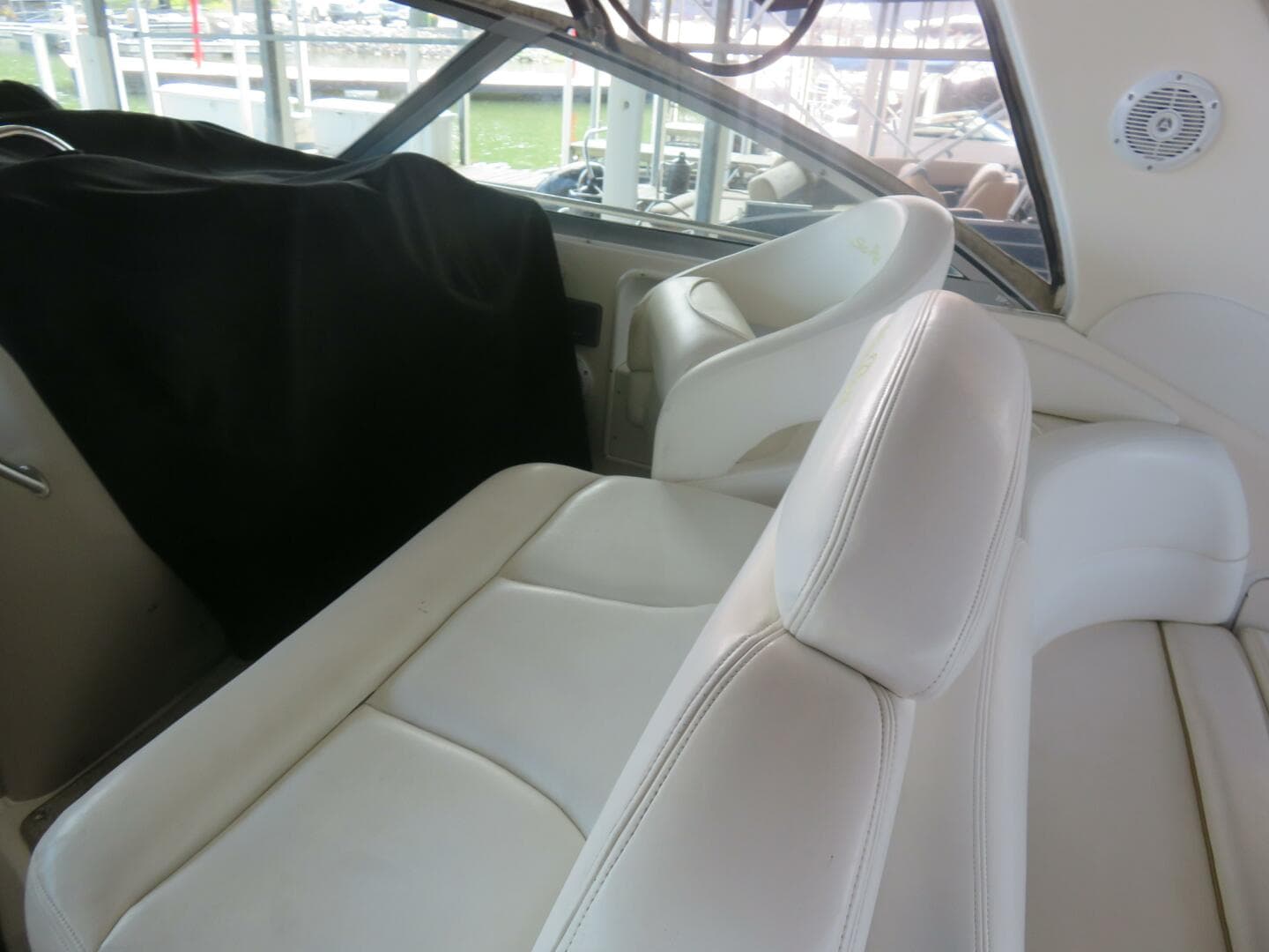 2001 Sea Ray 340 Sundancer — photo 5