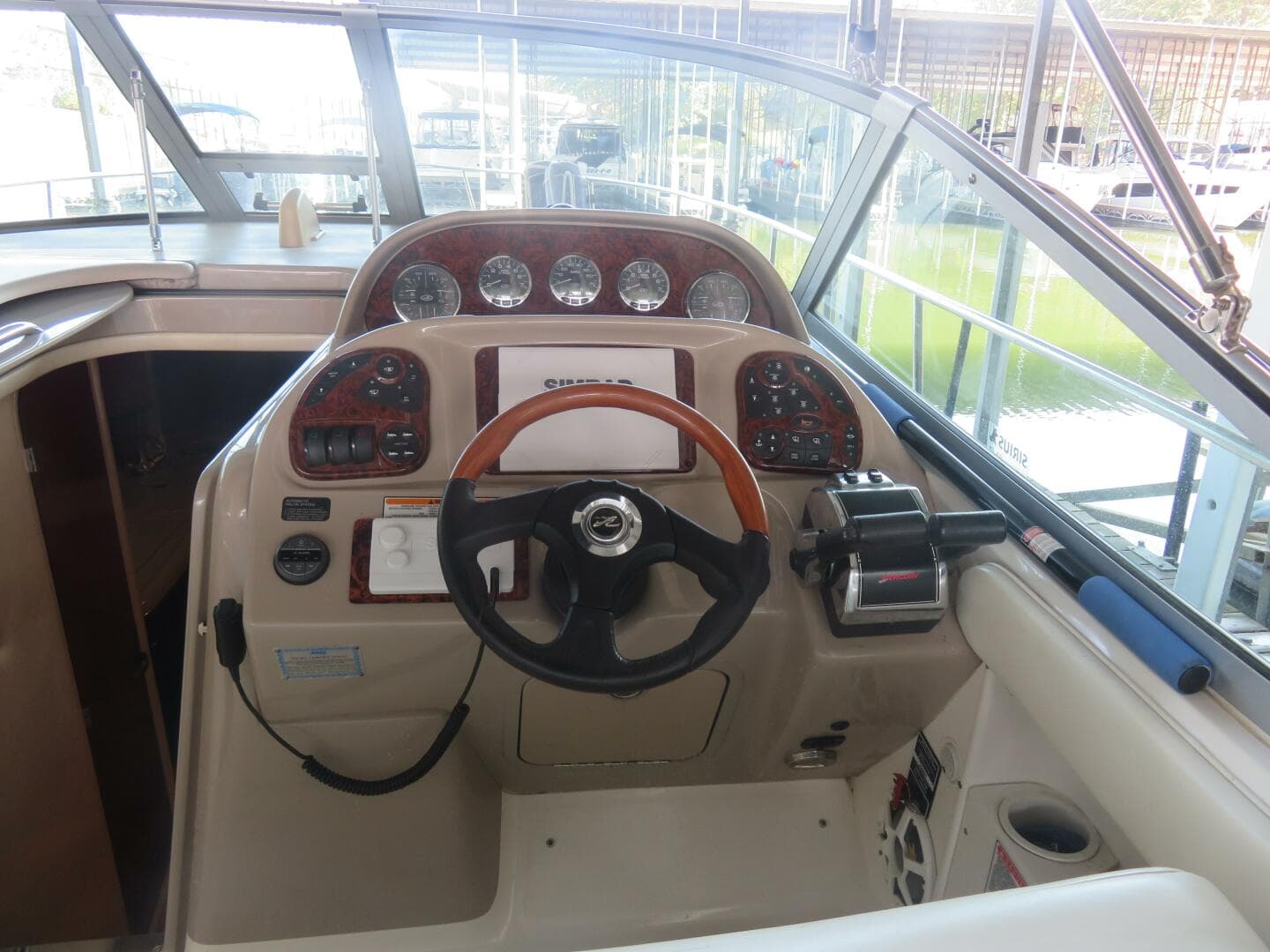 2005 Sea Ray 300 Sundancer — photo 5