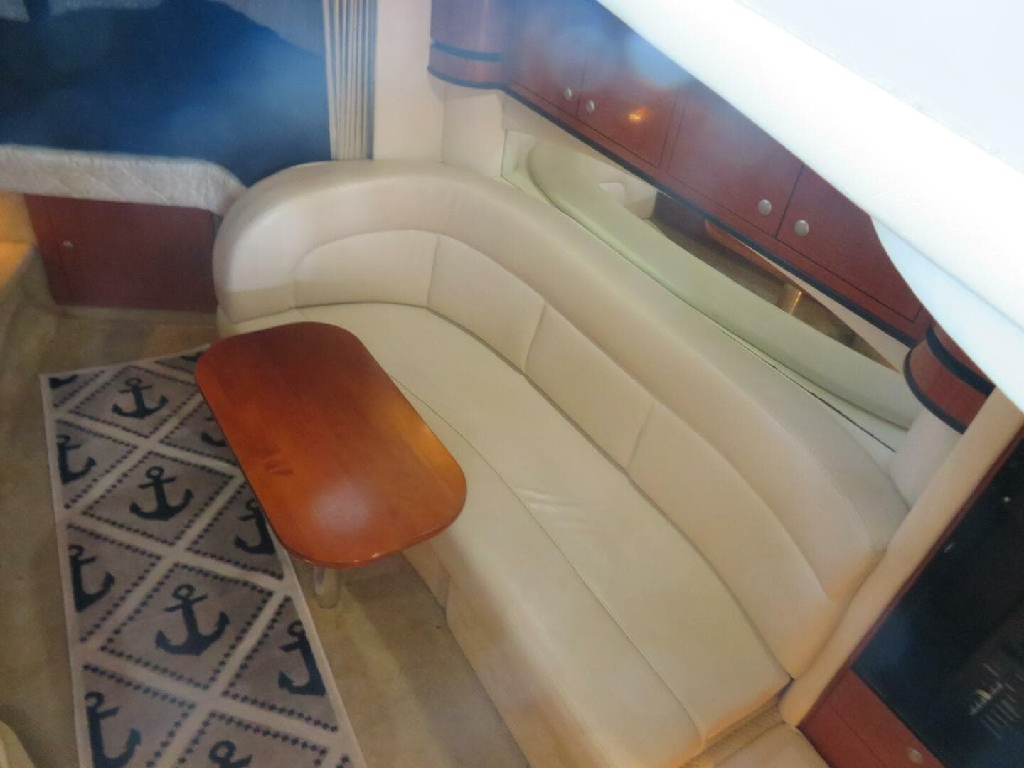 2005 Sea Ray 300 Sundancer — photo 7