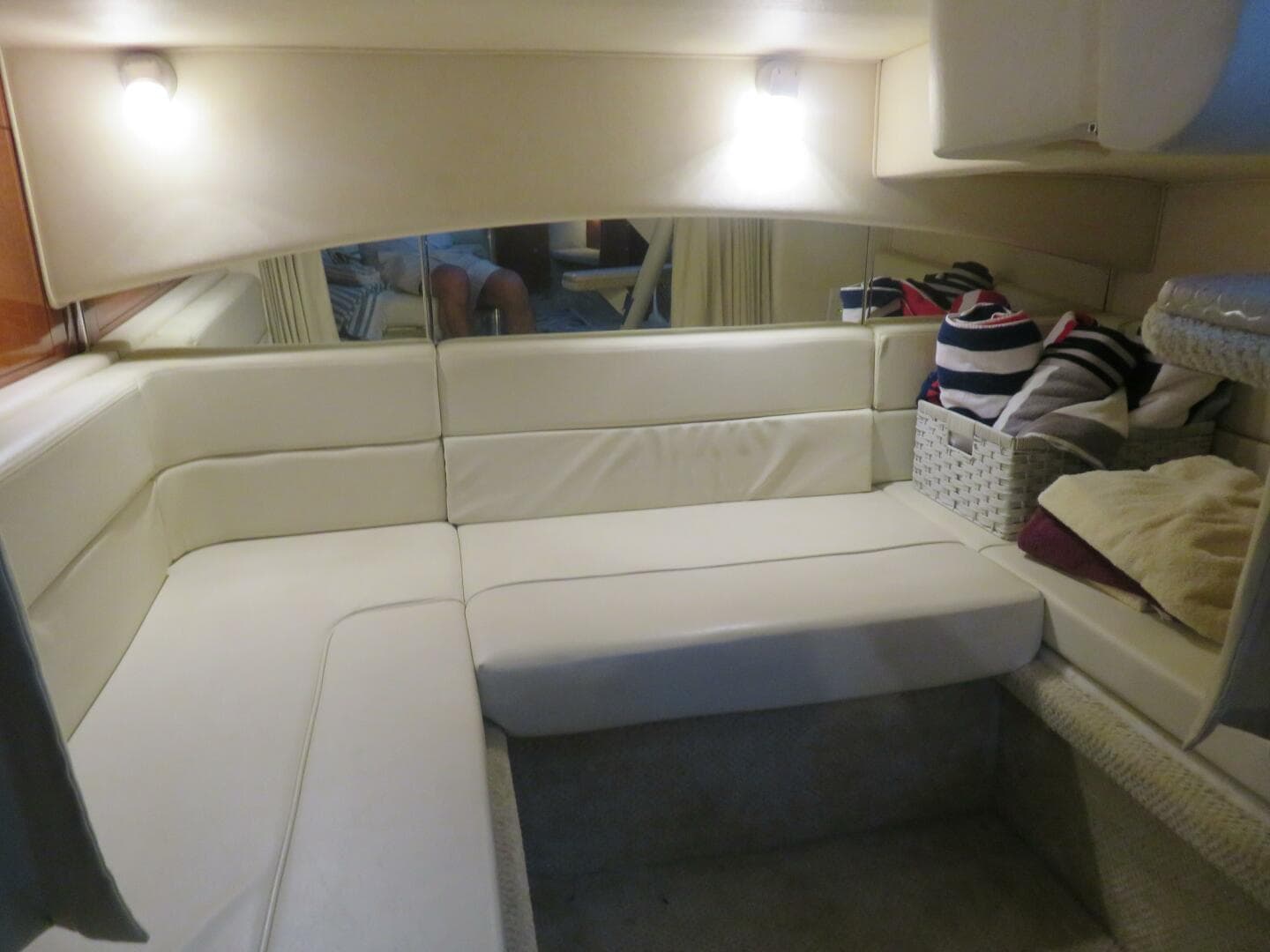 2005 Sea Ray 300 Sundancer — photo 8