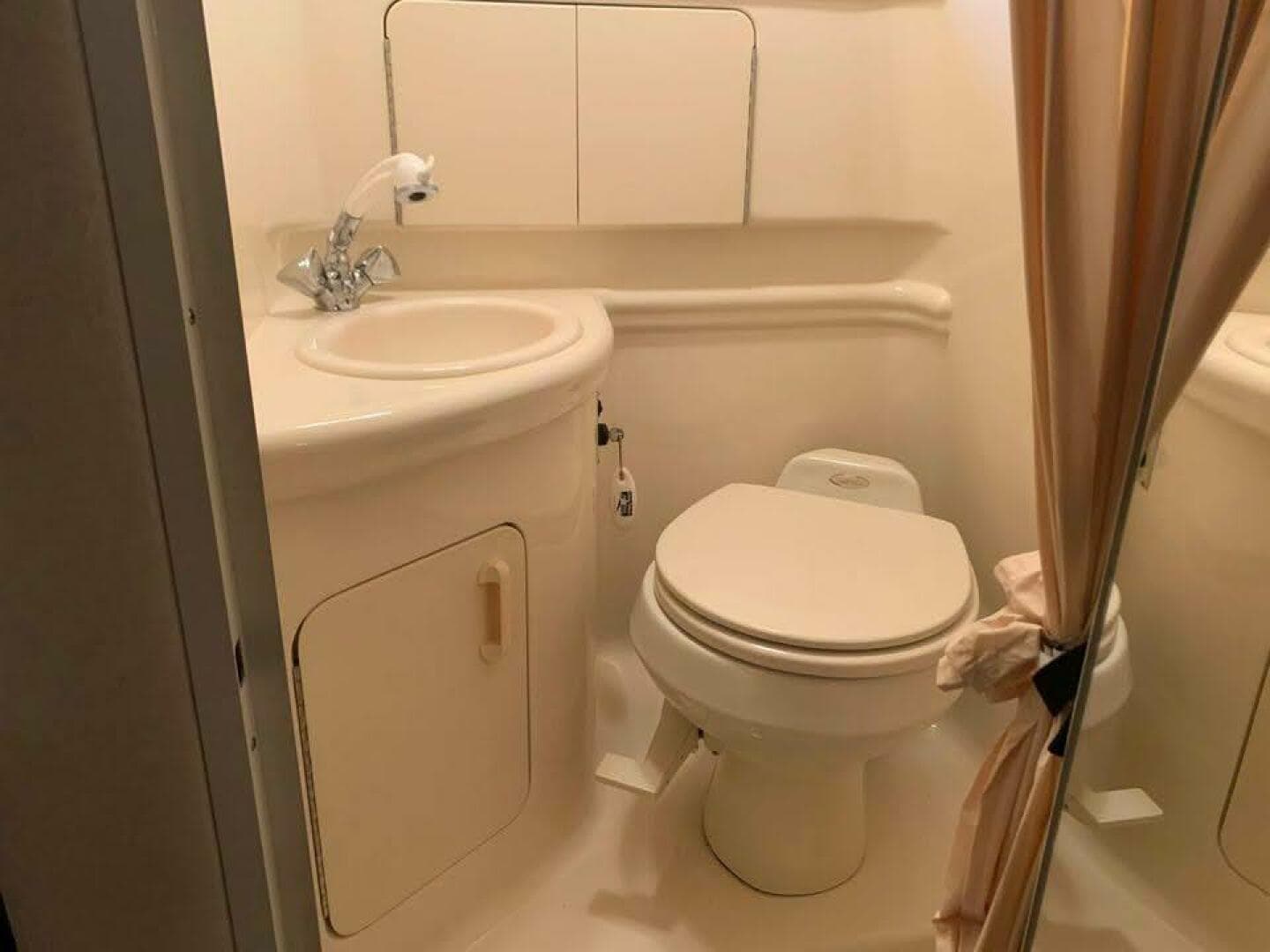 2005 Sea Ray 280 Sundancer — photo 7