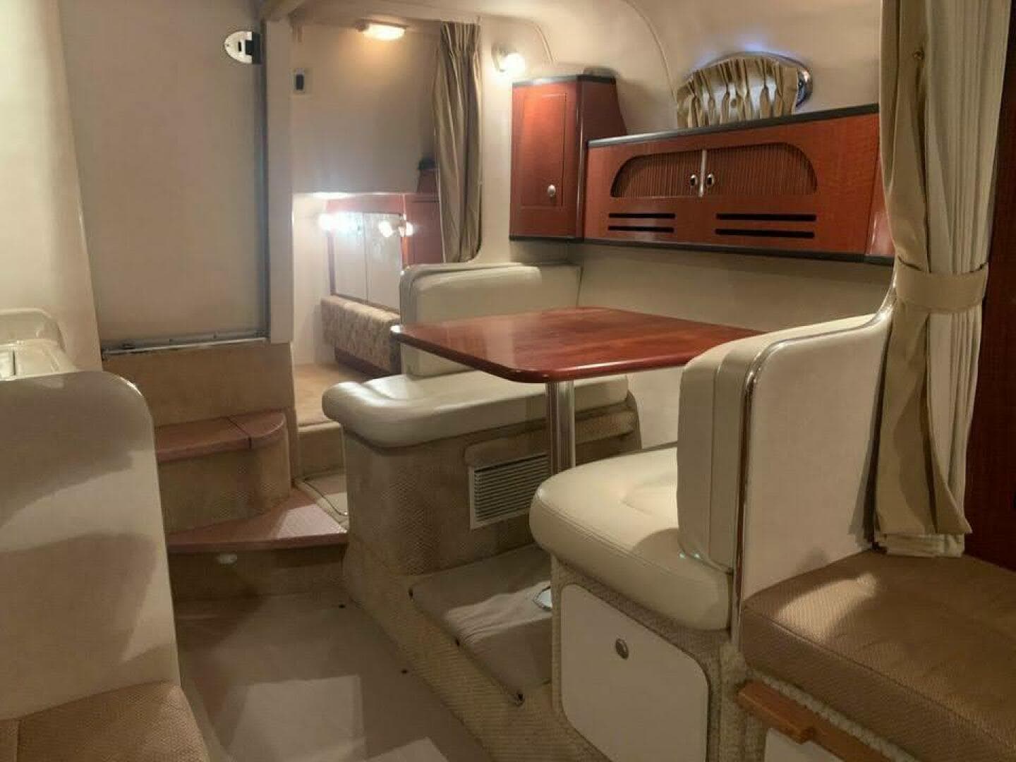 2005 Sea Ray 280 Sundancer — photo 11