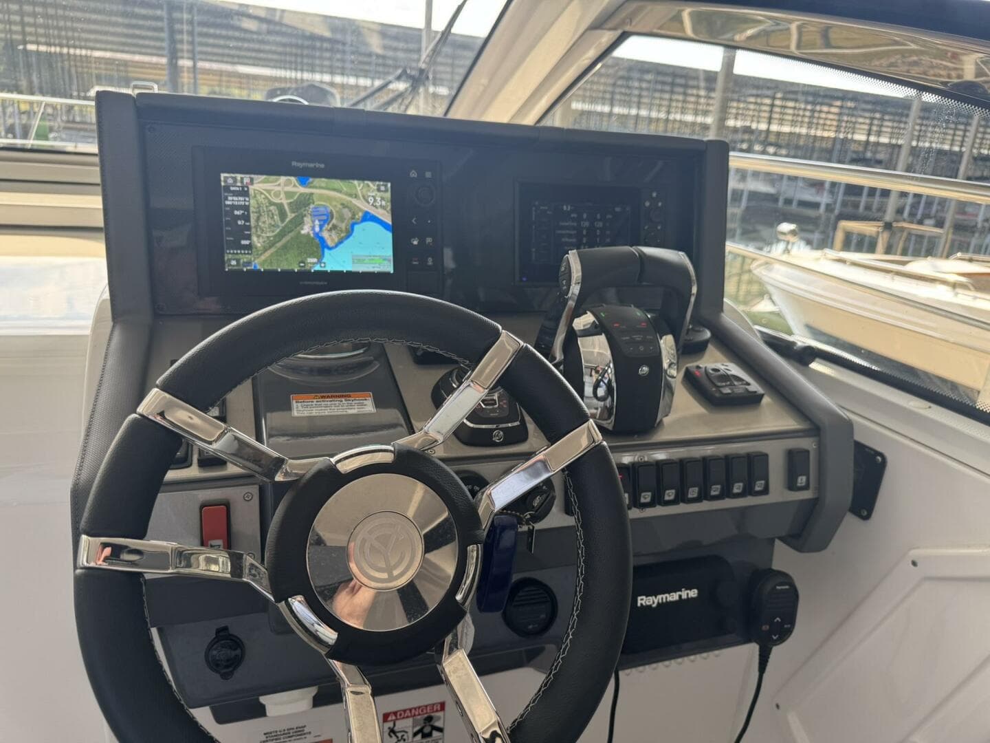 2022 Cruisers Yachts — photo 15