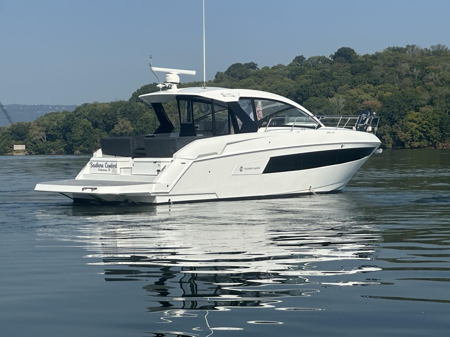 2022 Cruisers Yachts — photo 17