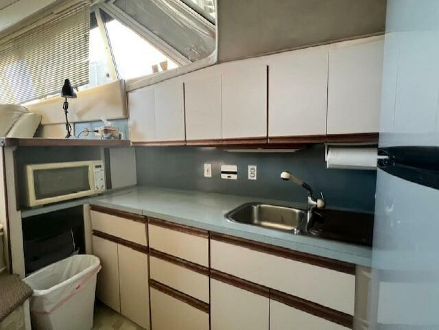 1989 Trojan 12M — photo 55