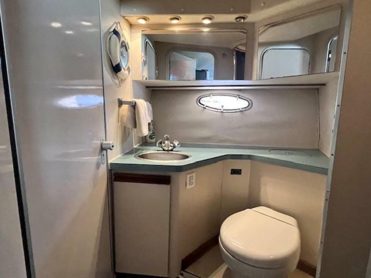 1989 Trojan 12M — photo 26