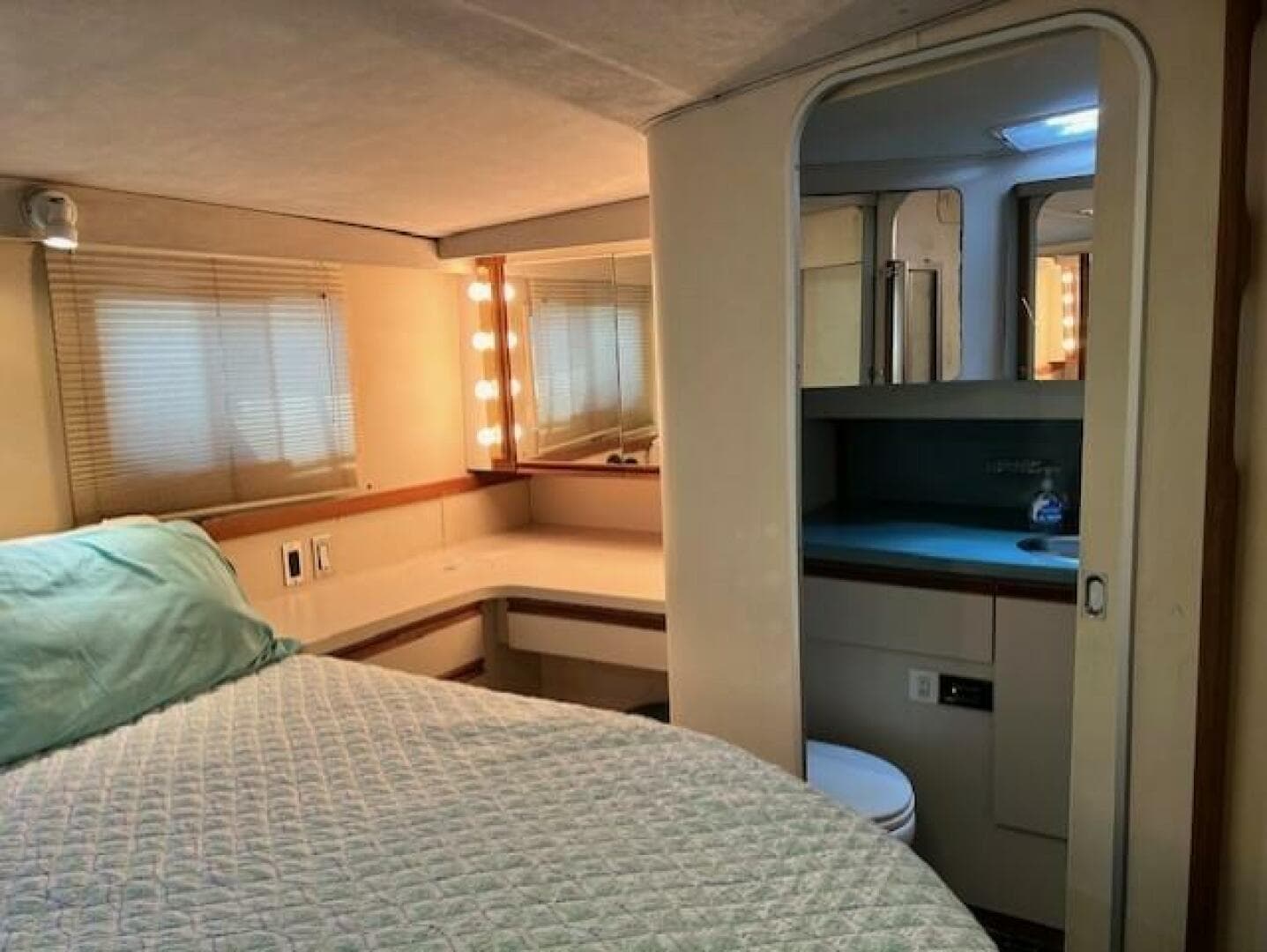 1989 Trojan 12M — photo 14