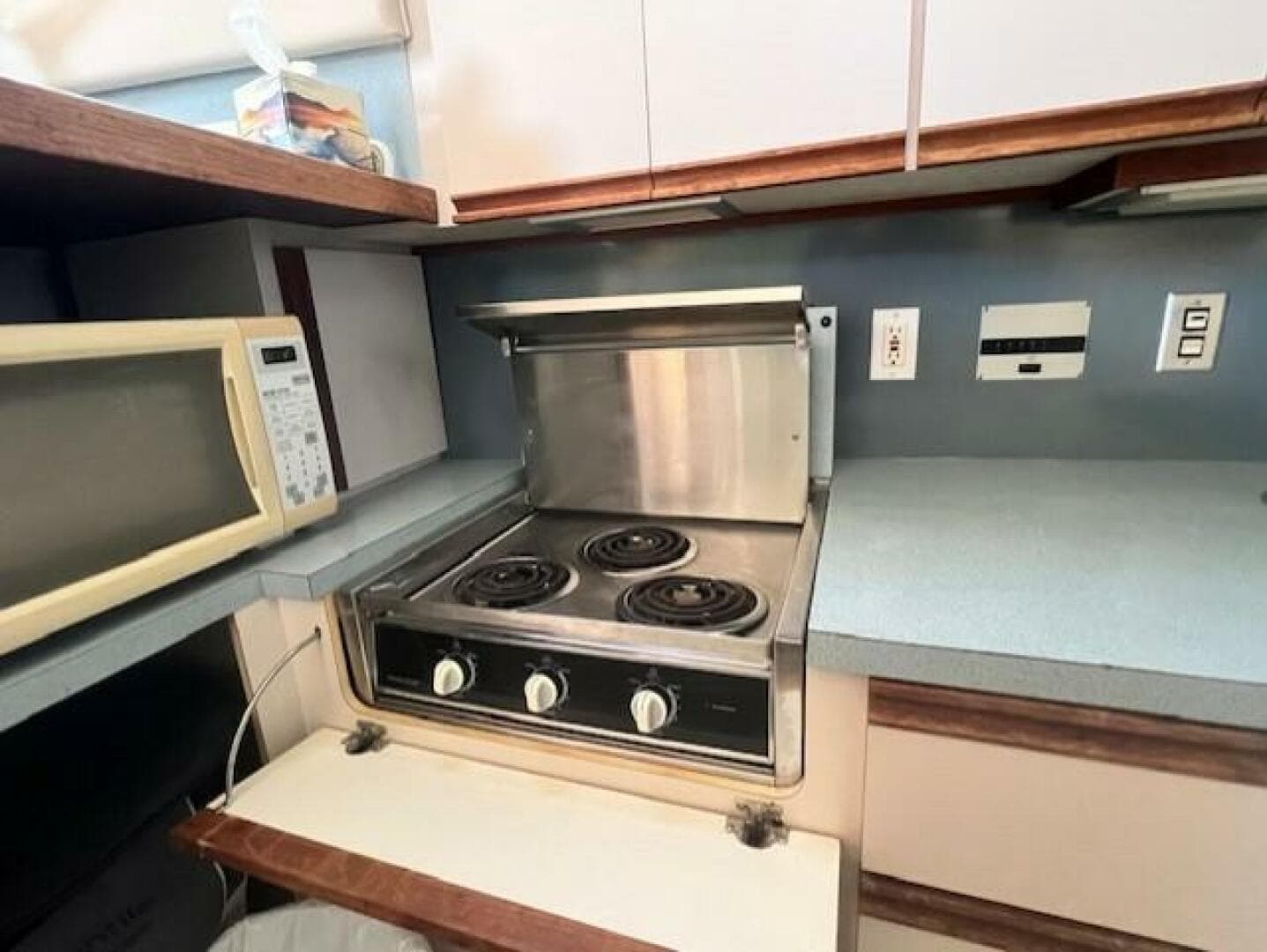 1989 Trojan 12M — photo 39