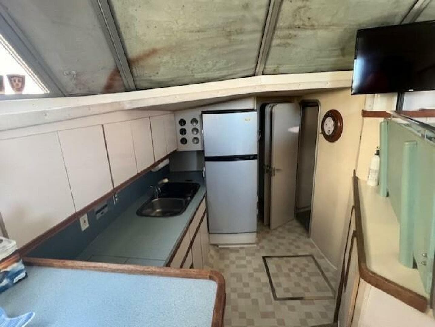 1989 Trojan 12M — photo 48