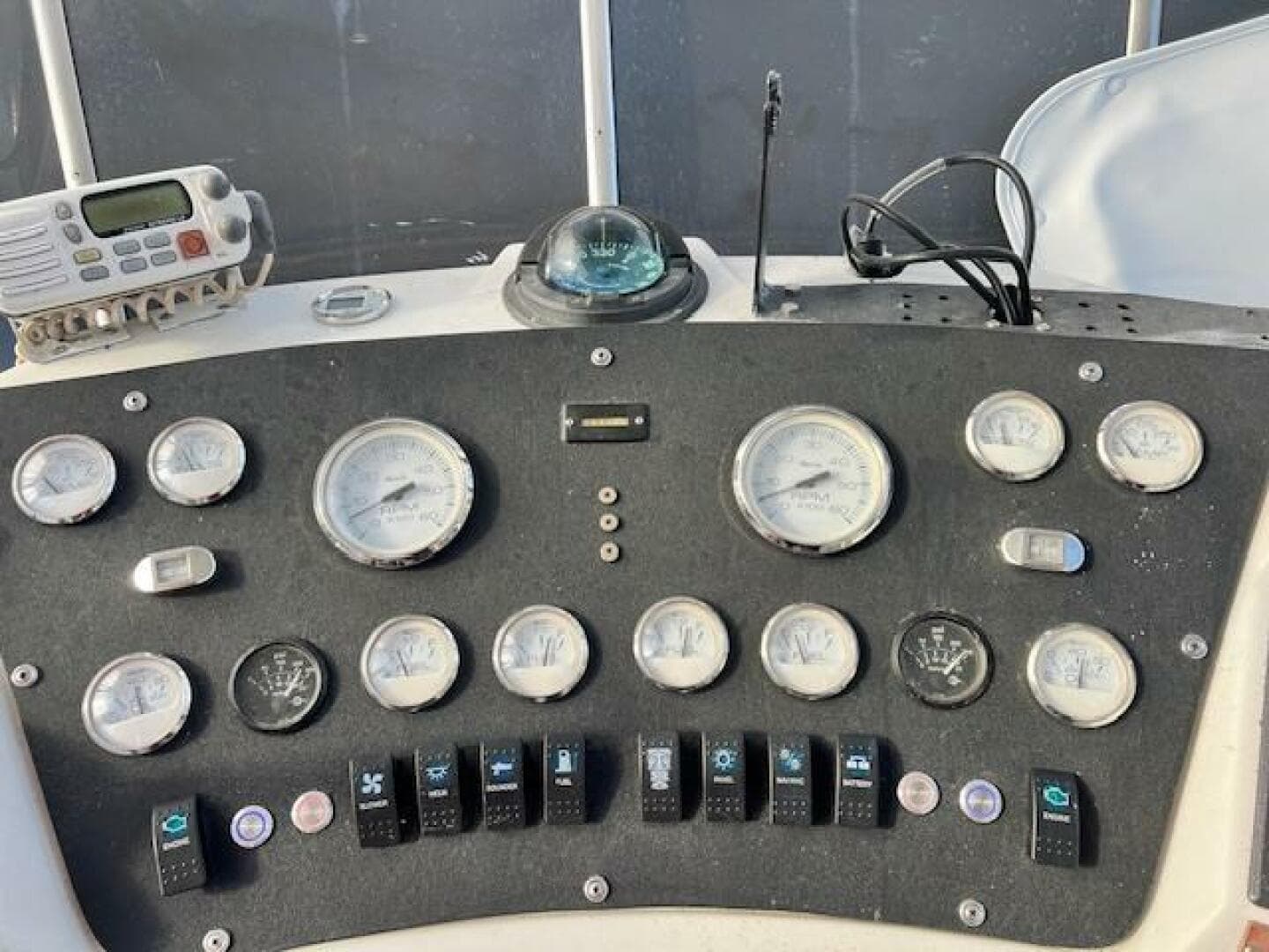 1989 Trojan 12M — photo 31