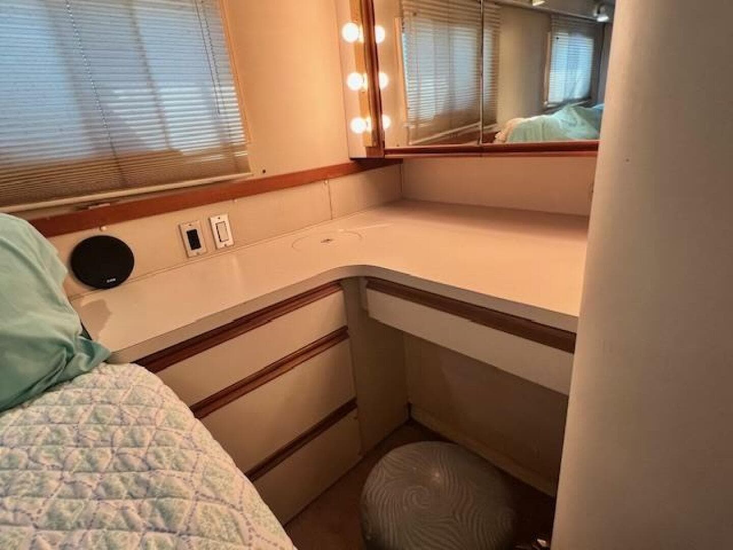 1989 Trojan 12M — photo 37