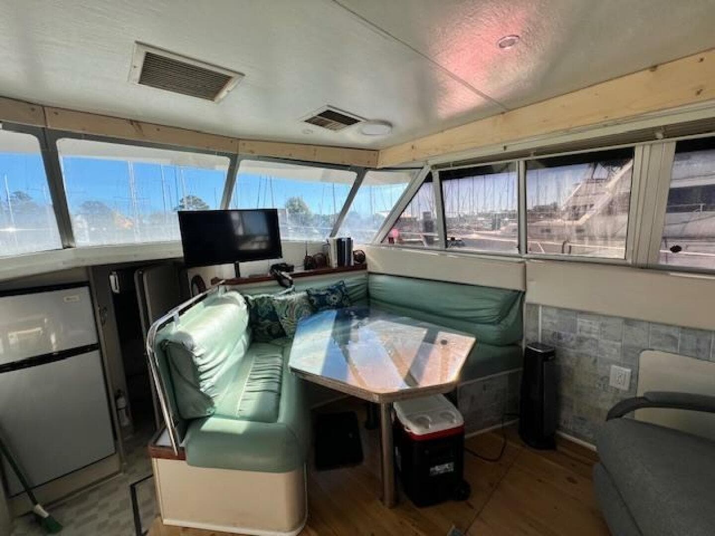 1989 Trojan 12M — photo 30