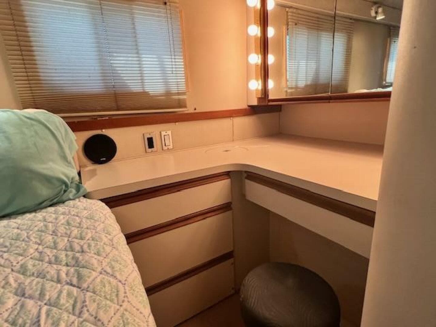 1989 Trojan 12M — photo 46