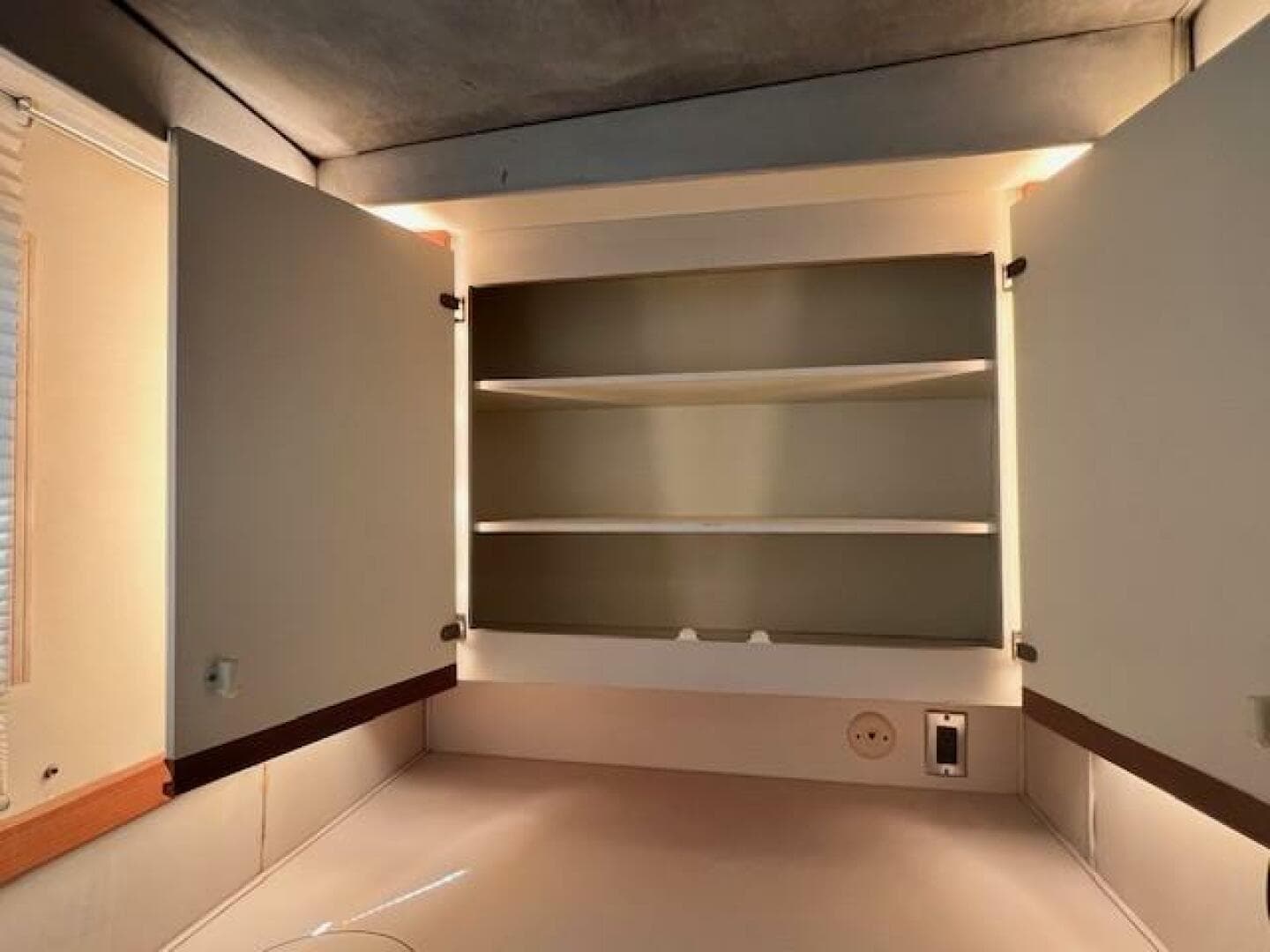 1989 Trojan 12M — photo 16