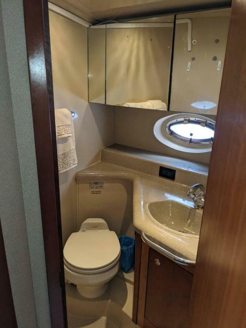 2003 Cruisers Yachts 3970 — photo 11