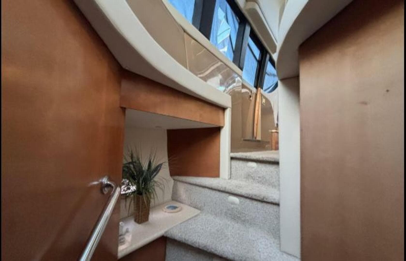 1998 Carver 530 Voyager — photo 25