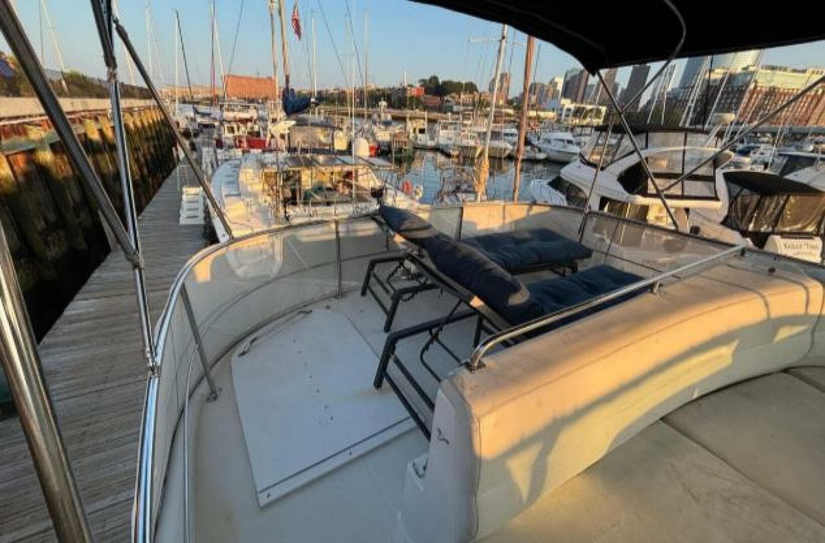 1998 Carver 530 Voyager — photo 42