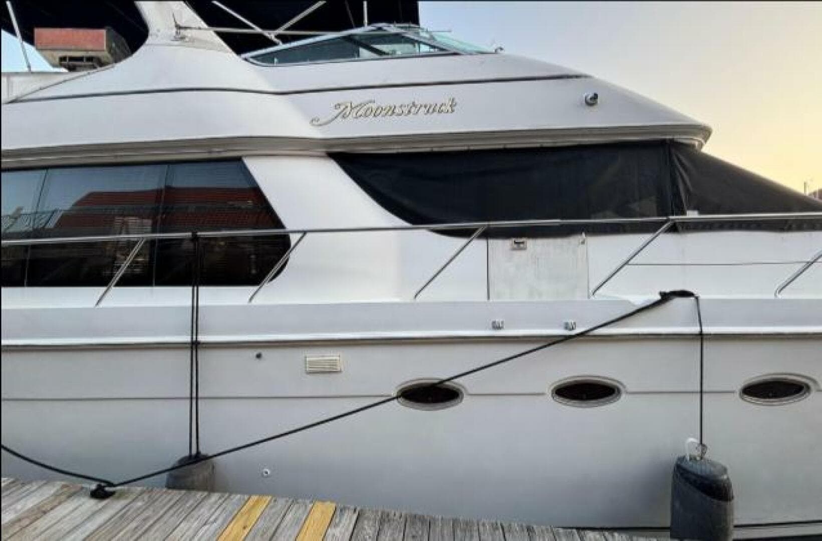 1998 Carver 530 Voyager — photo 10