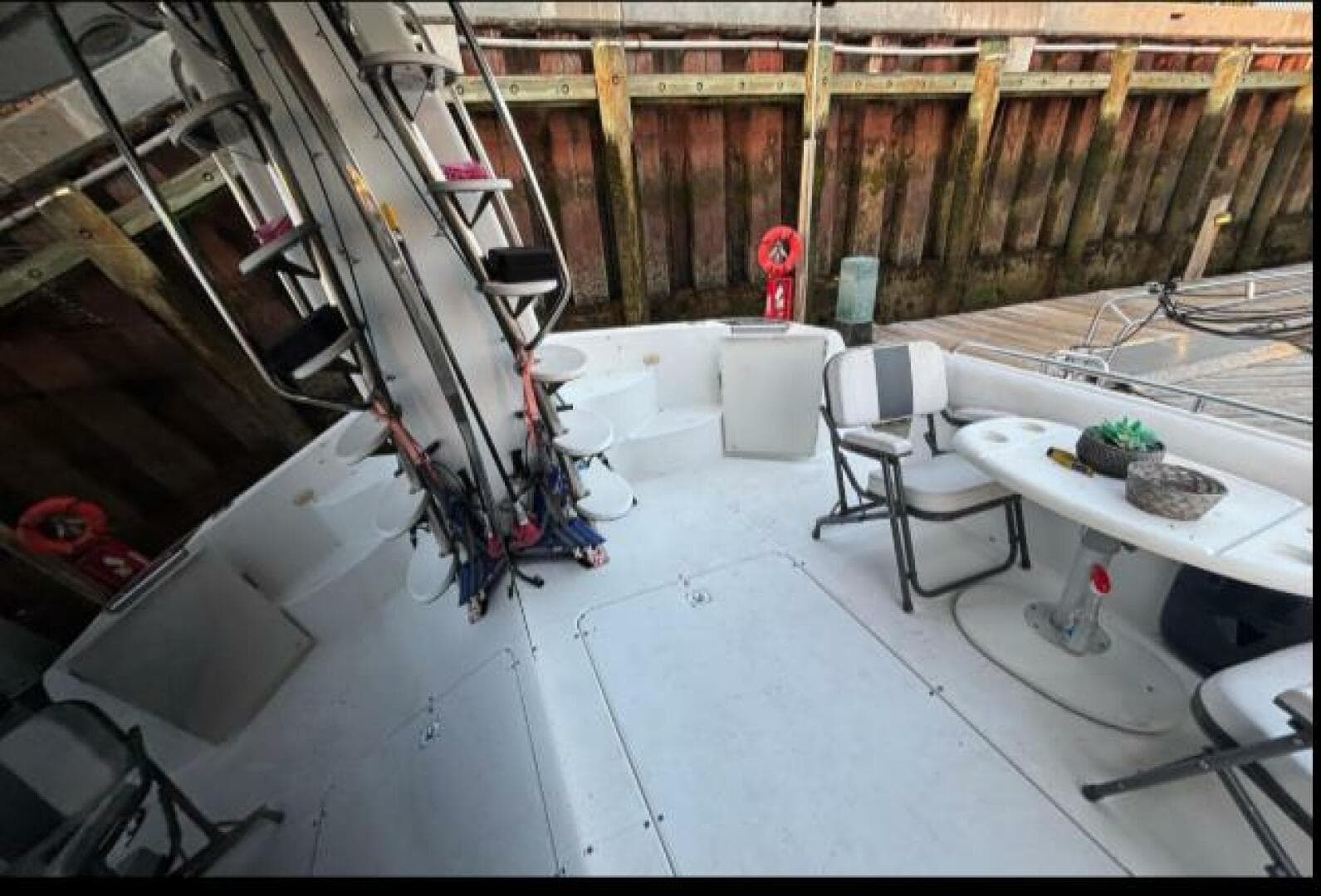 1998 Carver 530 Voyager — photo 9