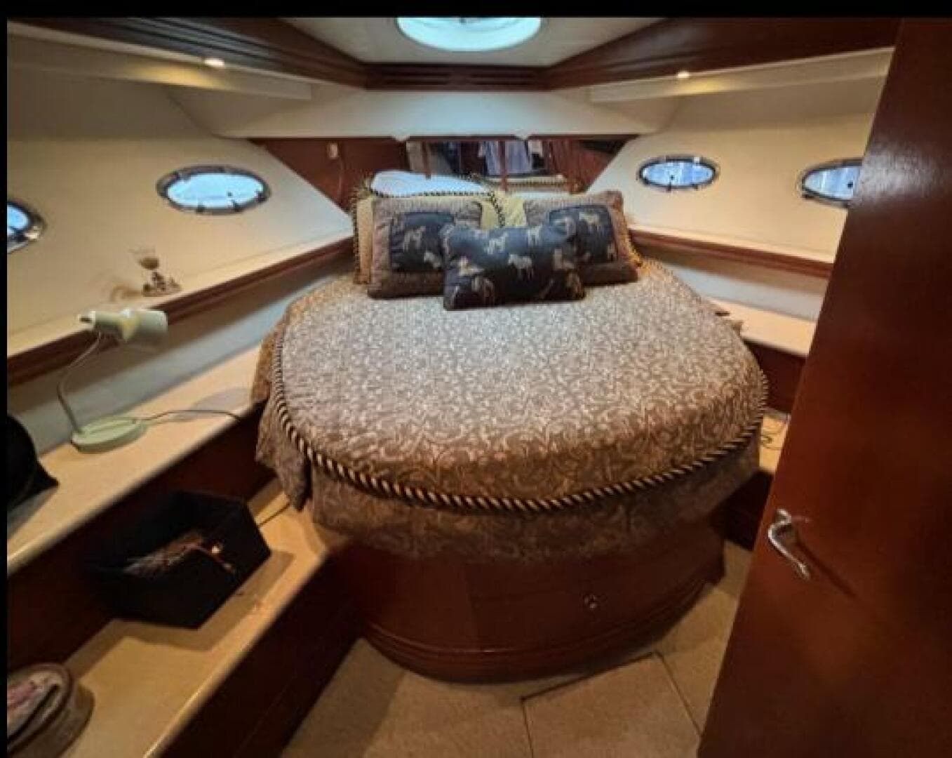 1998 Carver 530 Voyager — photo 5