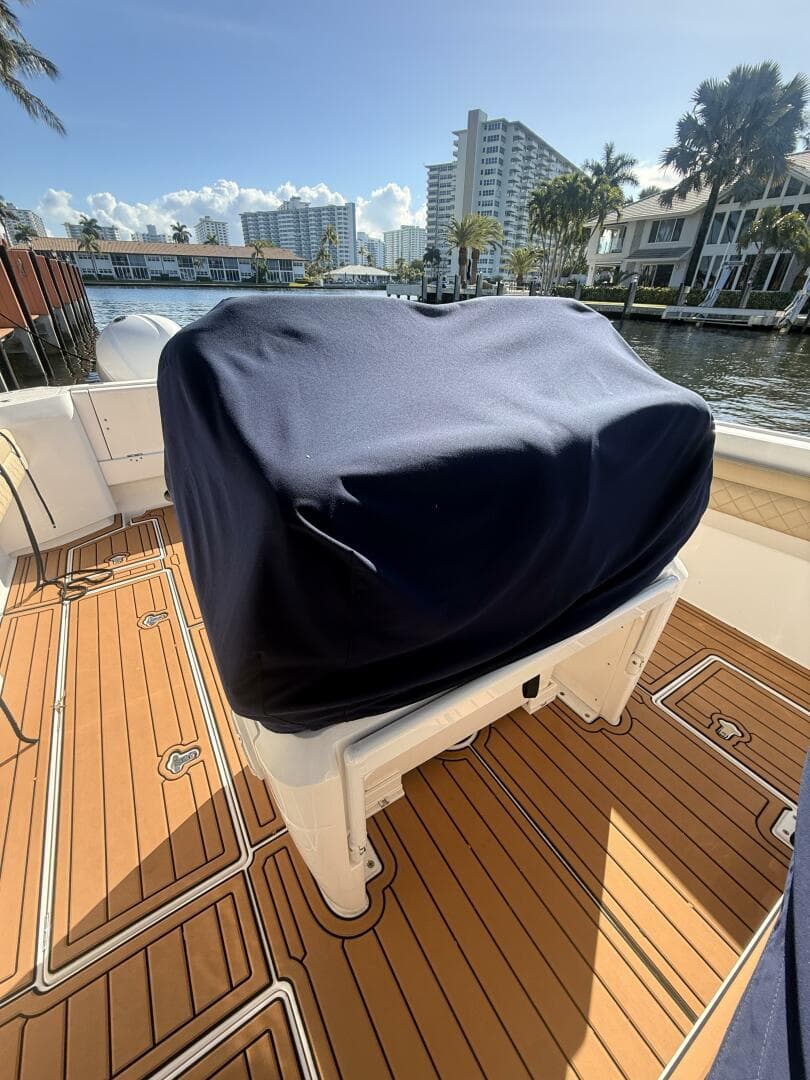 2019 Intrepid 345 Nomad Fe — photo 13