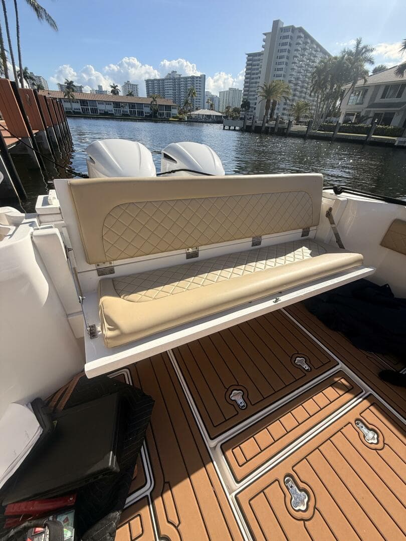 2019 Intrepid 345 Nomad Fe — photo 20