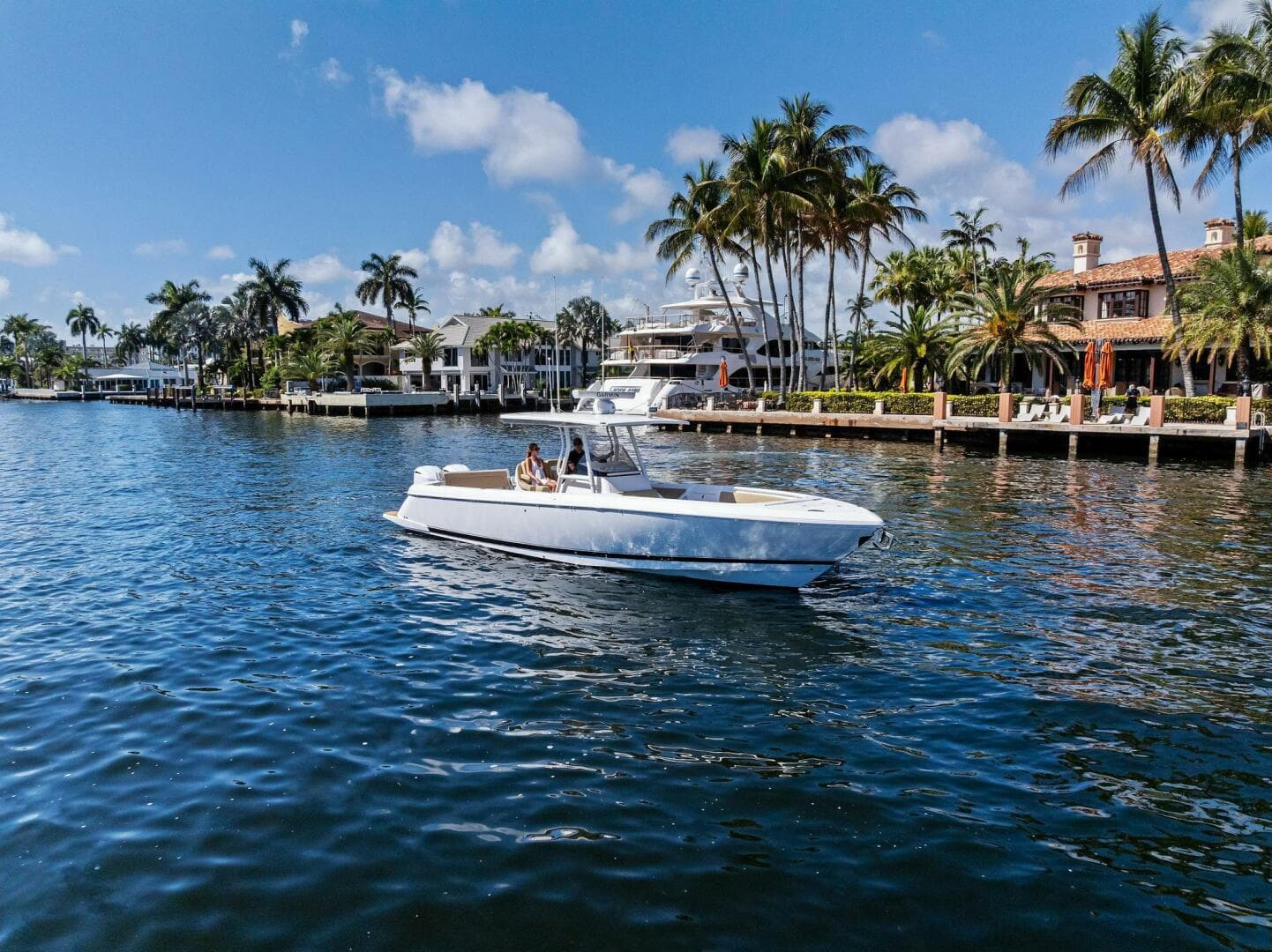 2019 Intrepid 345 Nomad Fe — photo 5