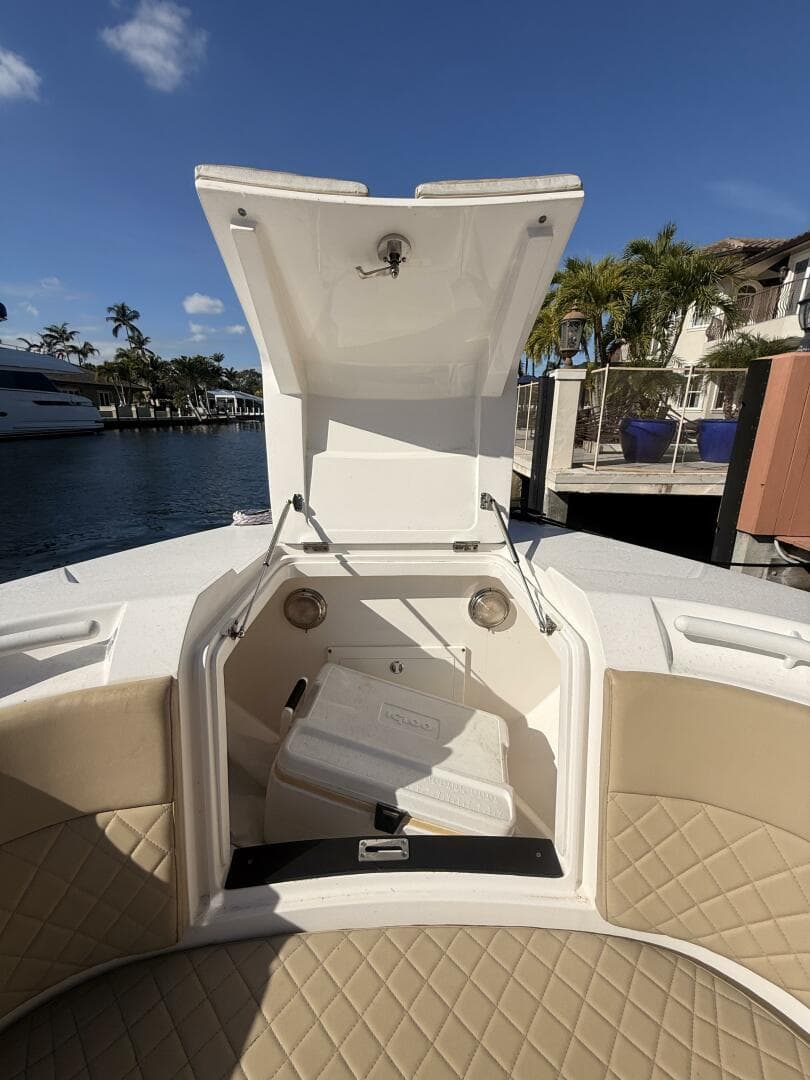 2019 Intrepid 345 Nomad Fe — photo 16