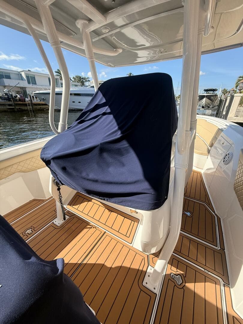 2019 Intrepid 345 Nomad Fe — photo 12