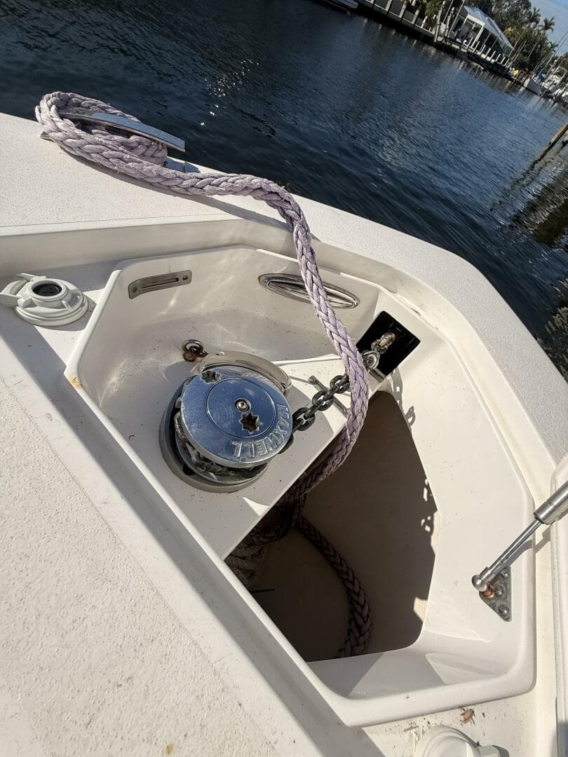 2019 Intrepid 345 Nomad Fe — photo 17