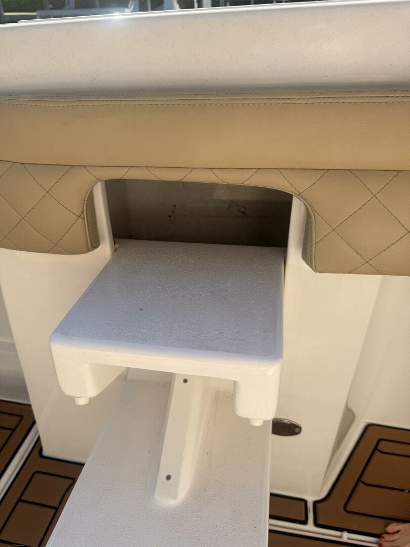 2019 Intrepid 345 Nomad Fe — photo 22