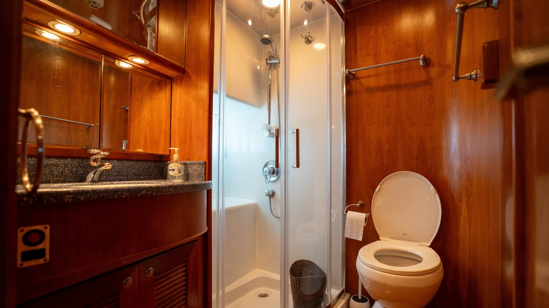 2001 Symbol 62 Pilothouse — photo 32