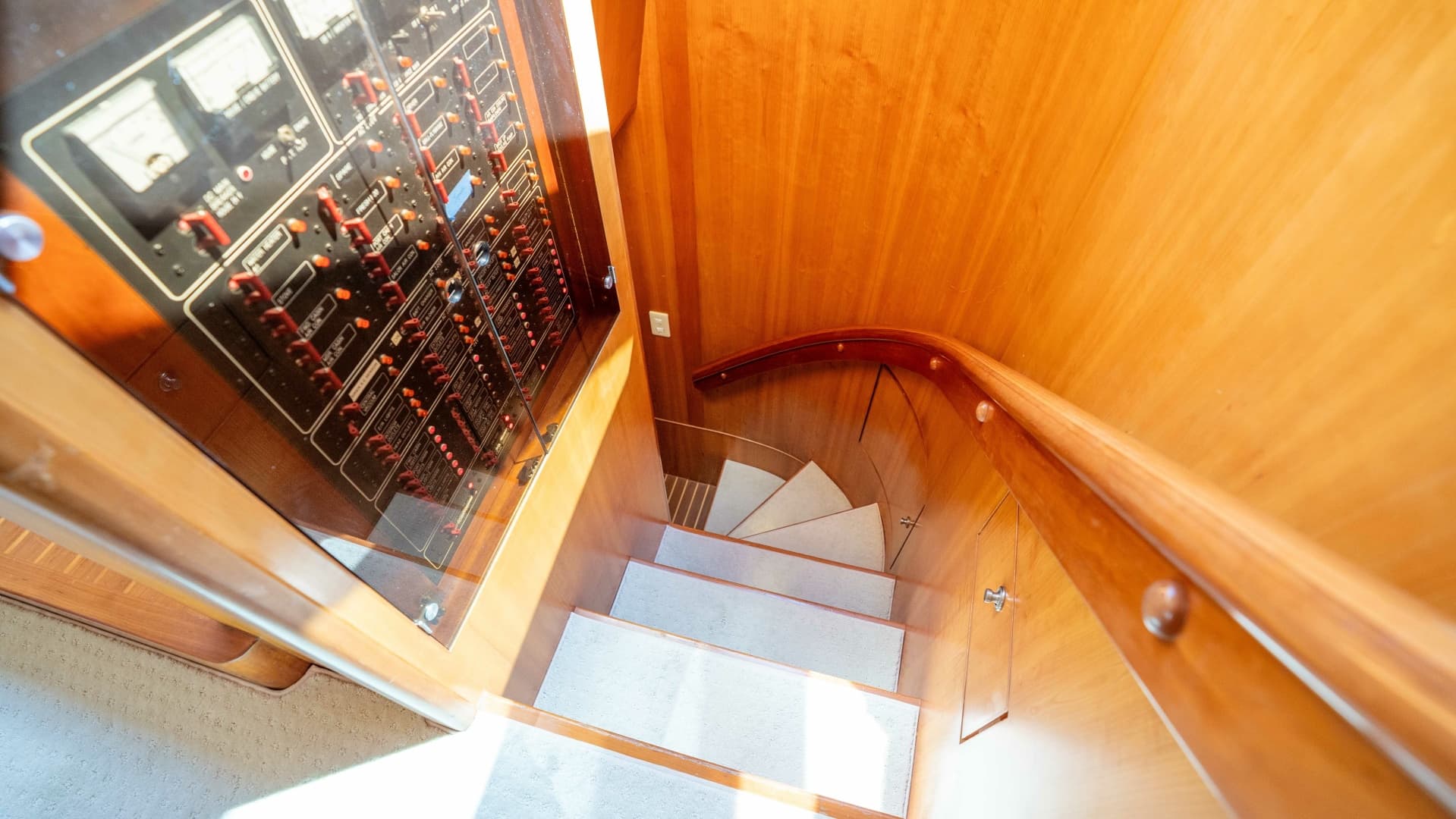 2001 Symbol 62 Pilothouse — photo 26