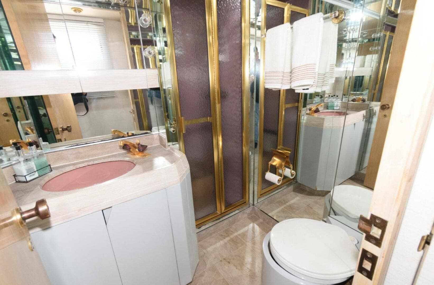 1984 Broward Raised Pilothouse — photo 25