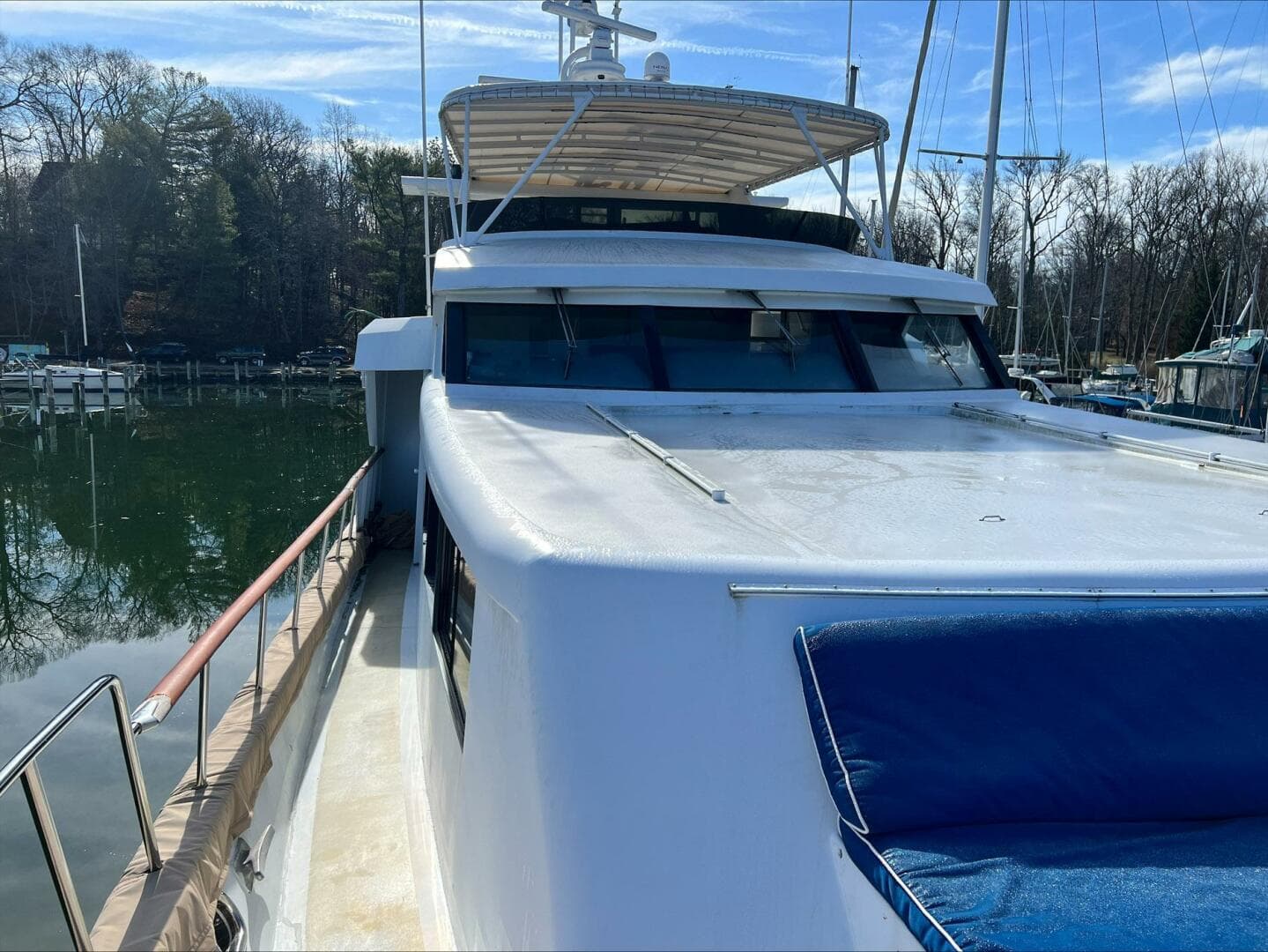 1984 Broward Raised Pilothouse — photo 60