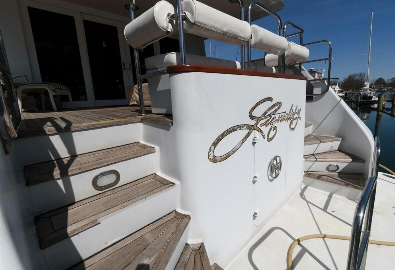 1984 Broward Raised Pilothouse — photo 5