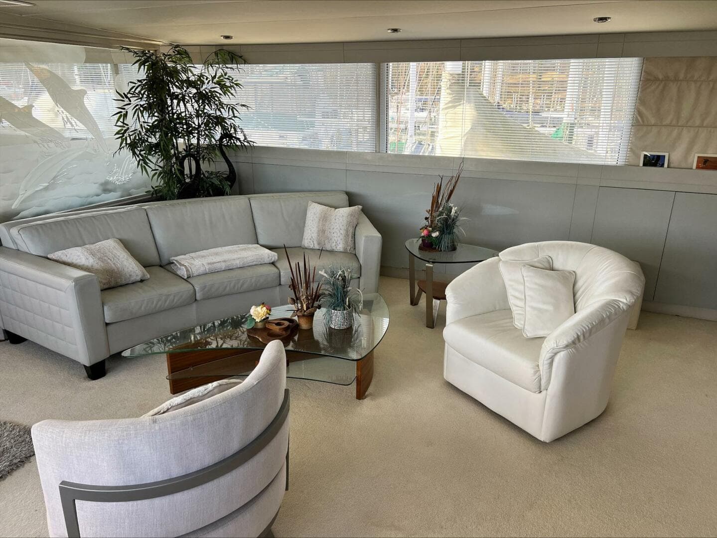 1984 Broward Raised Pilothouse — photo 11