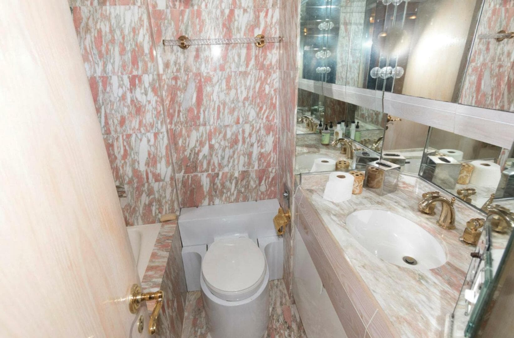 1984 Broward Raised Pilothouse — photo 31