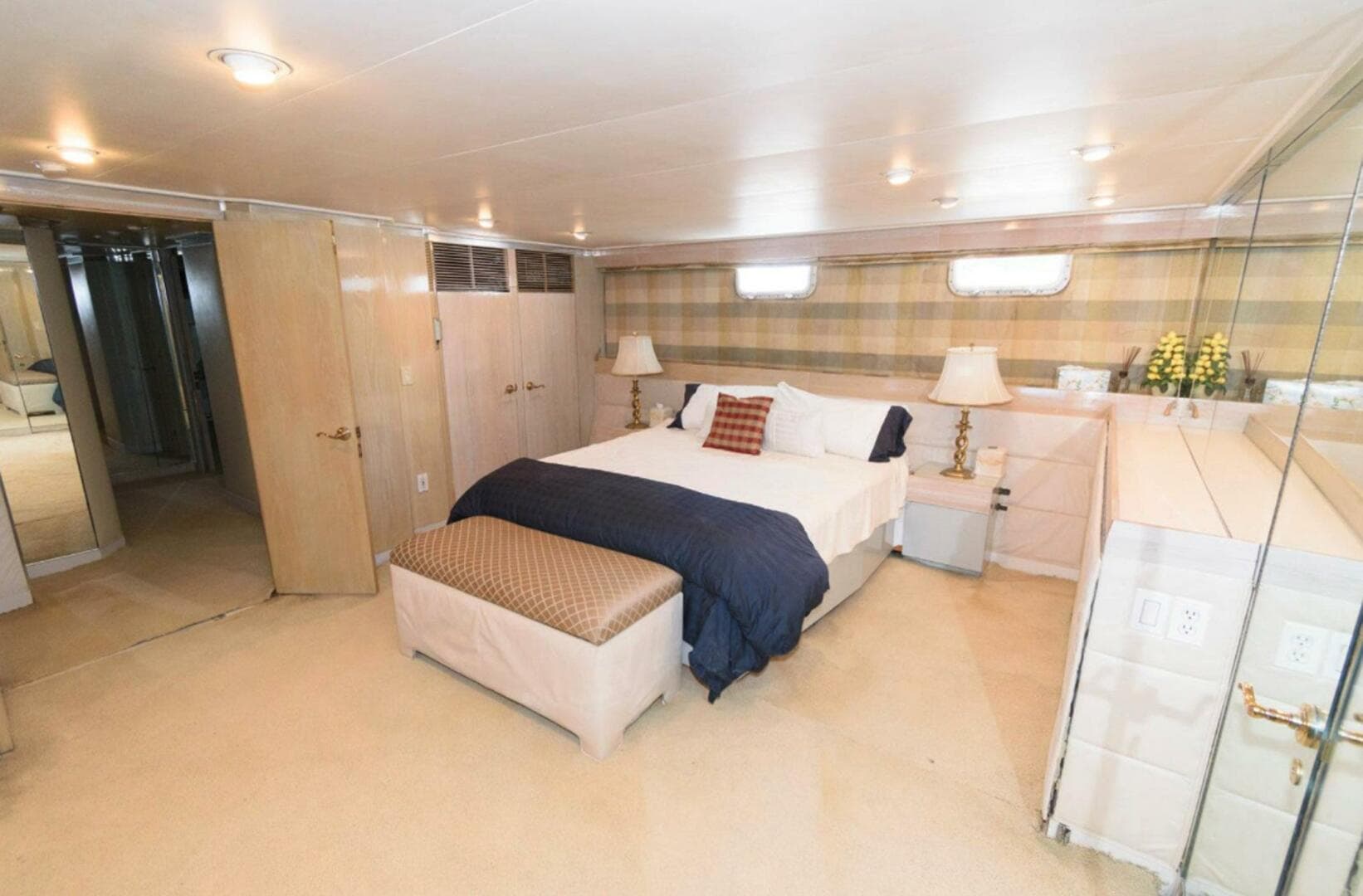 1984 Broward Raised Pilothouse — photo 26