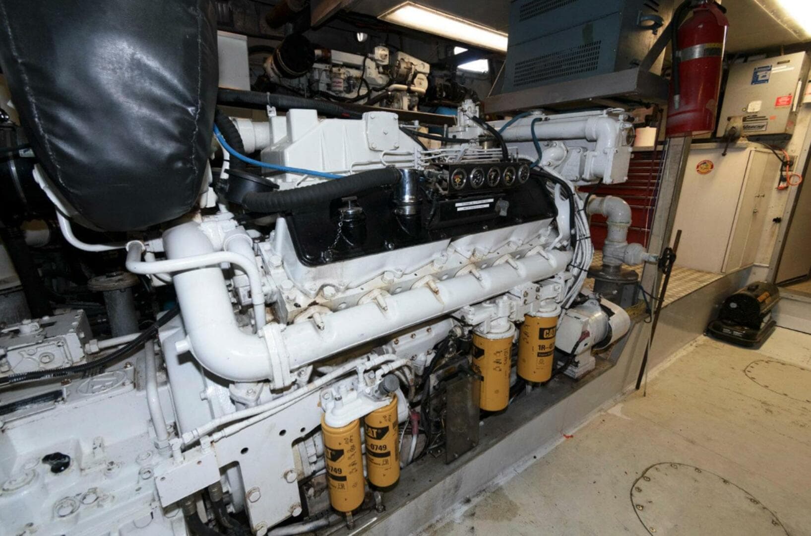 1984 Broward Raised Pilothouse — photo 48