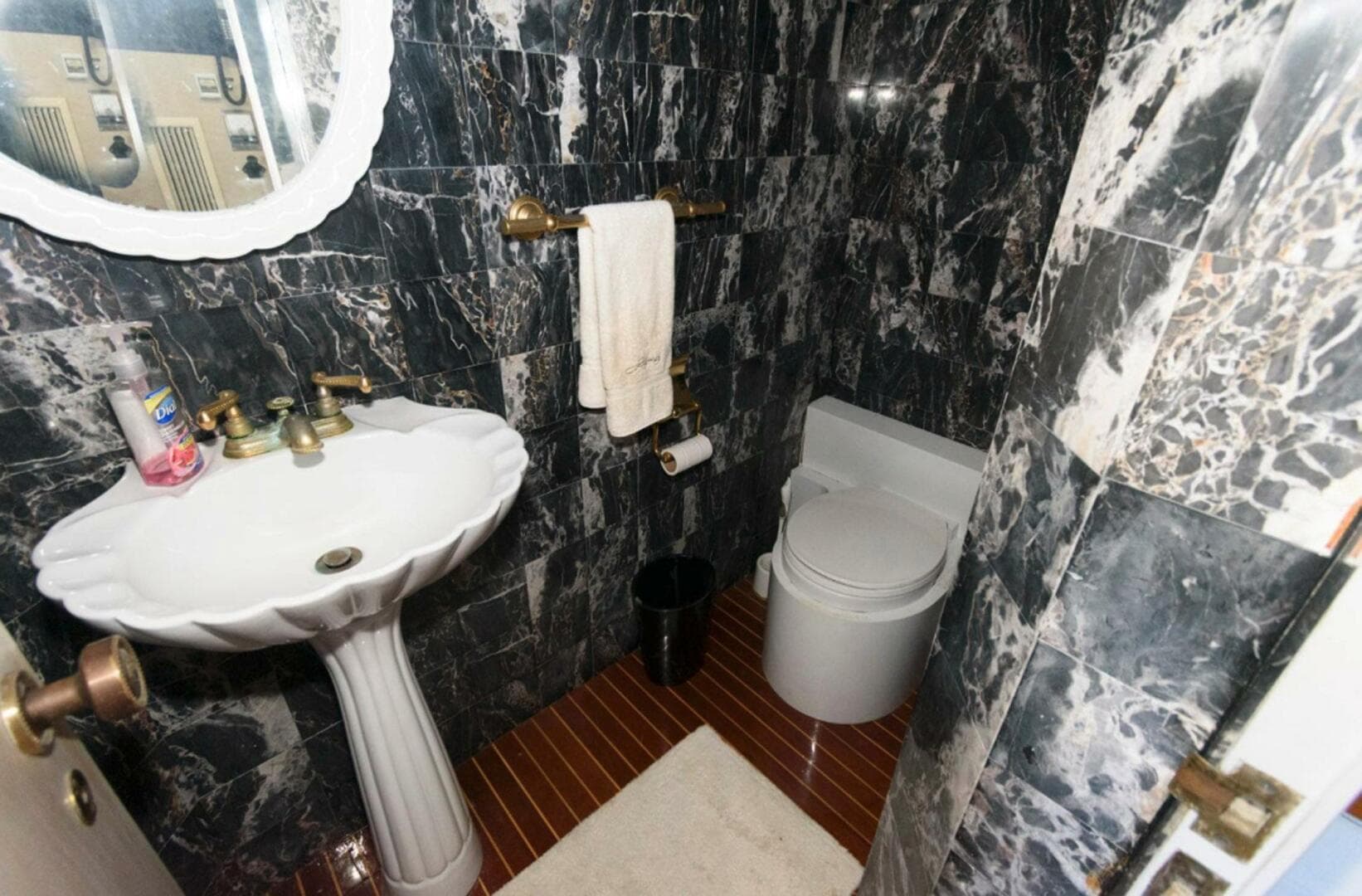 1984 Broward Raised Pilothouse — photo 43