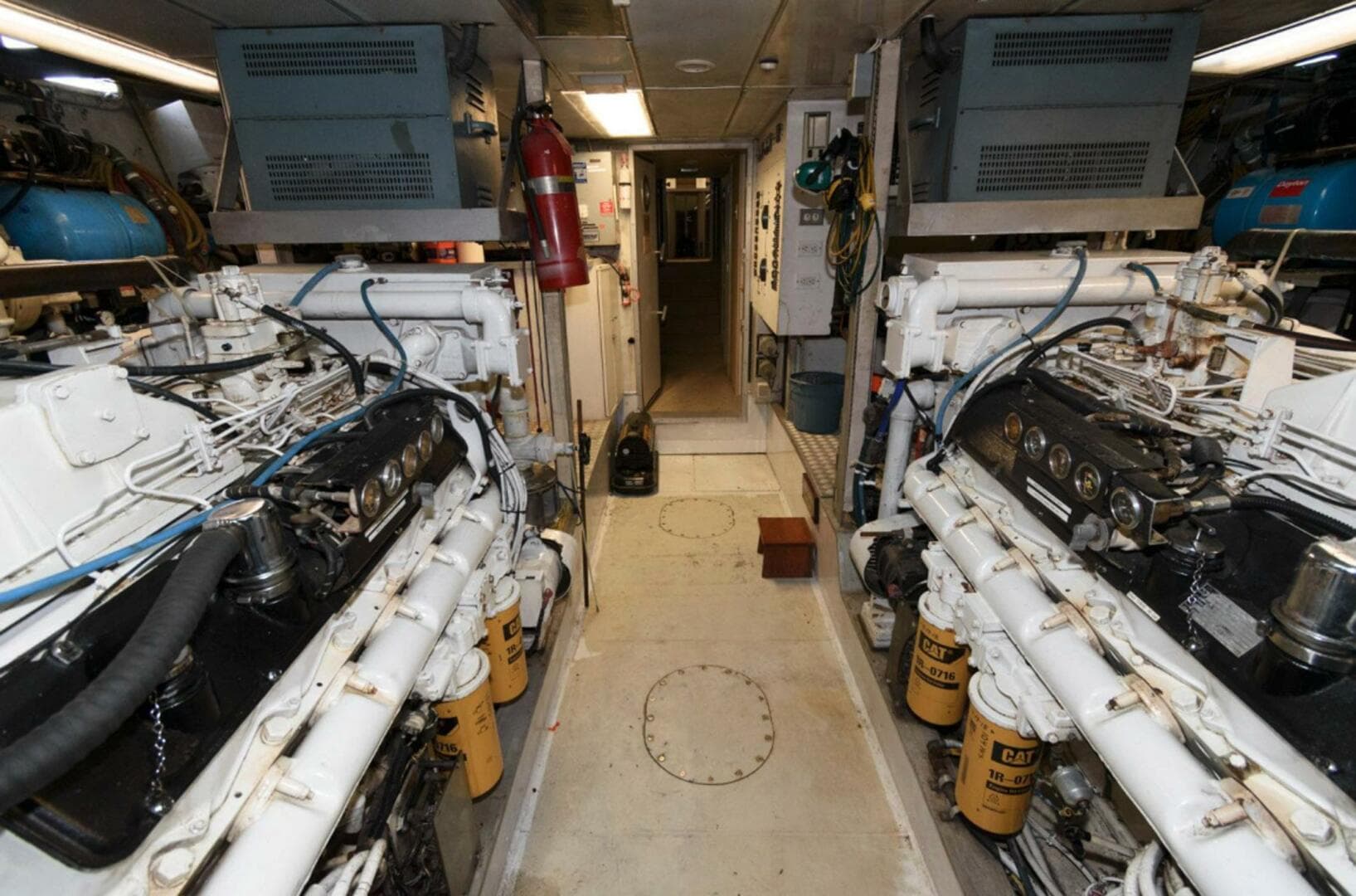 1984 Broward Raised Pilothouse — photo 46