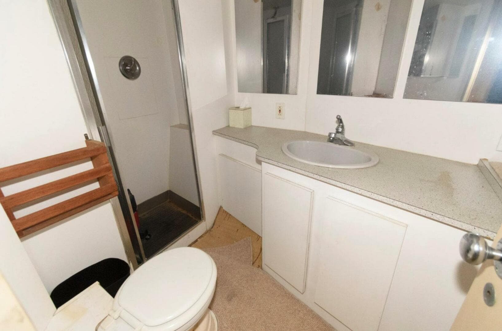 1984 Broward Raised Pilothouse — photo 34