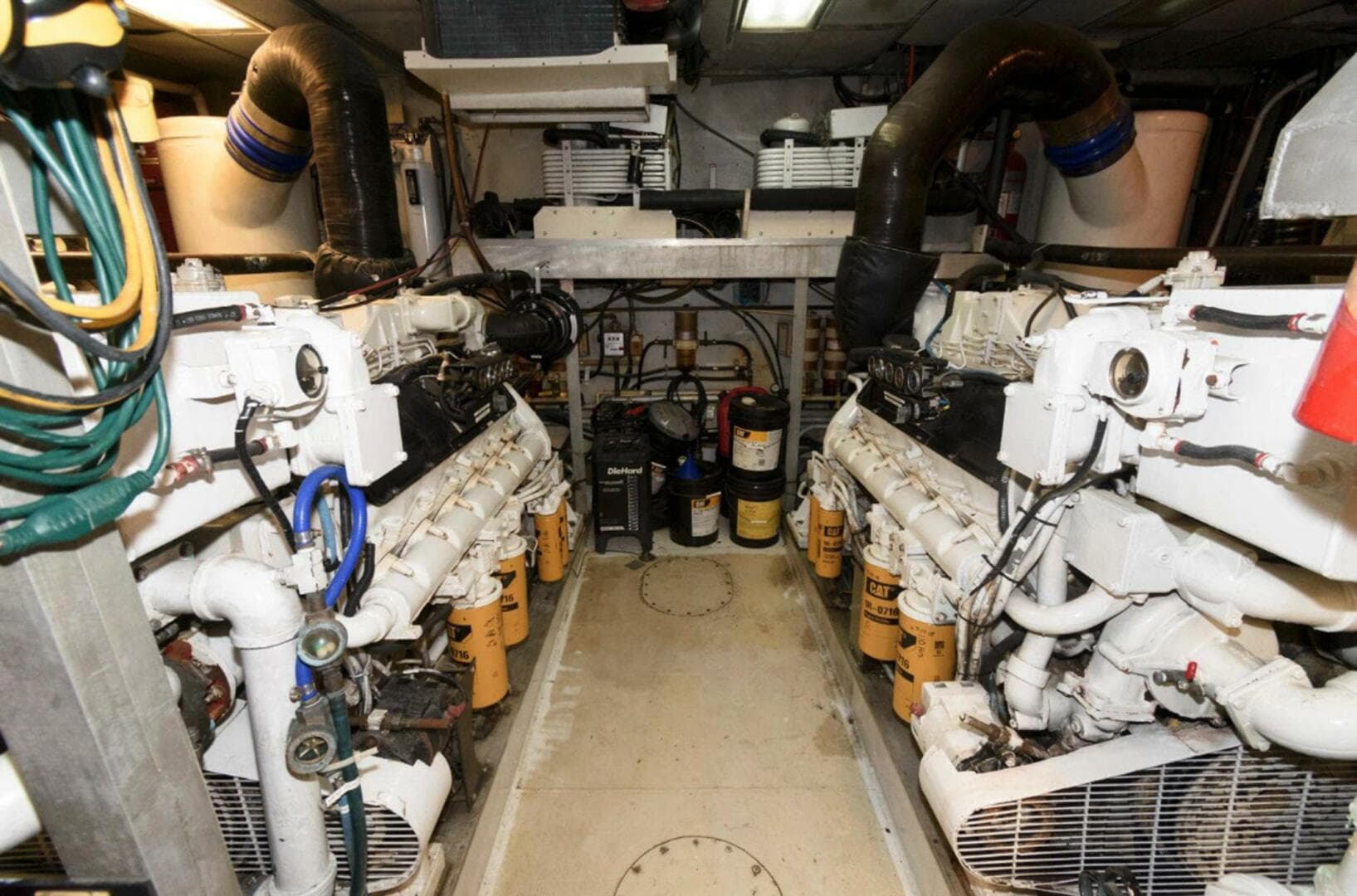 1984 Broward Raised Pilothouse — photo 45