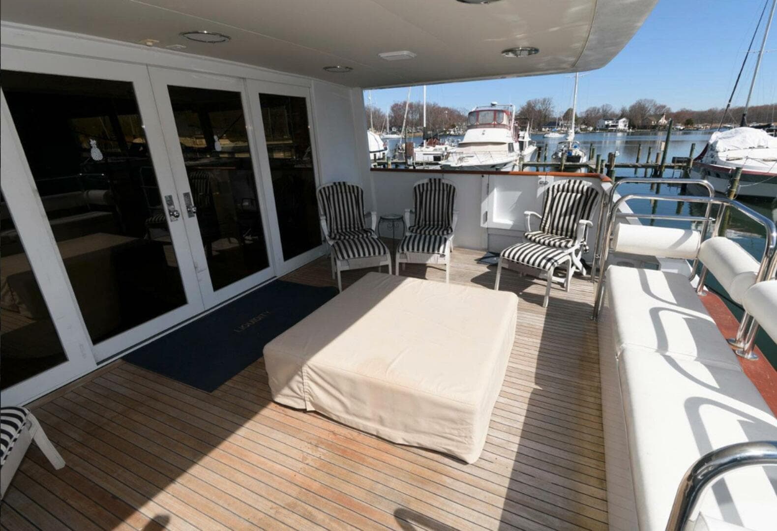 1984 Broward Raised Pilothouse — photo 4